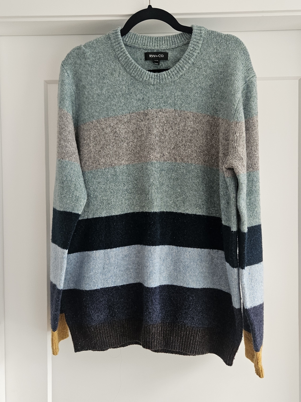 RW&CO. Men's Crewneck Sweater in Mint, Light Blue, Navy and Mustard Sz XL